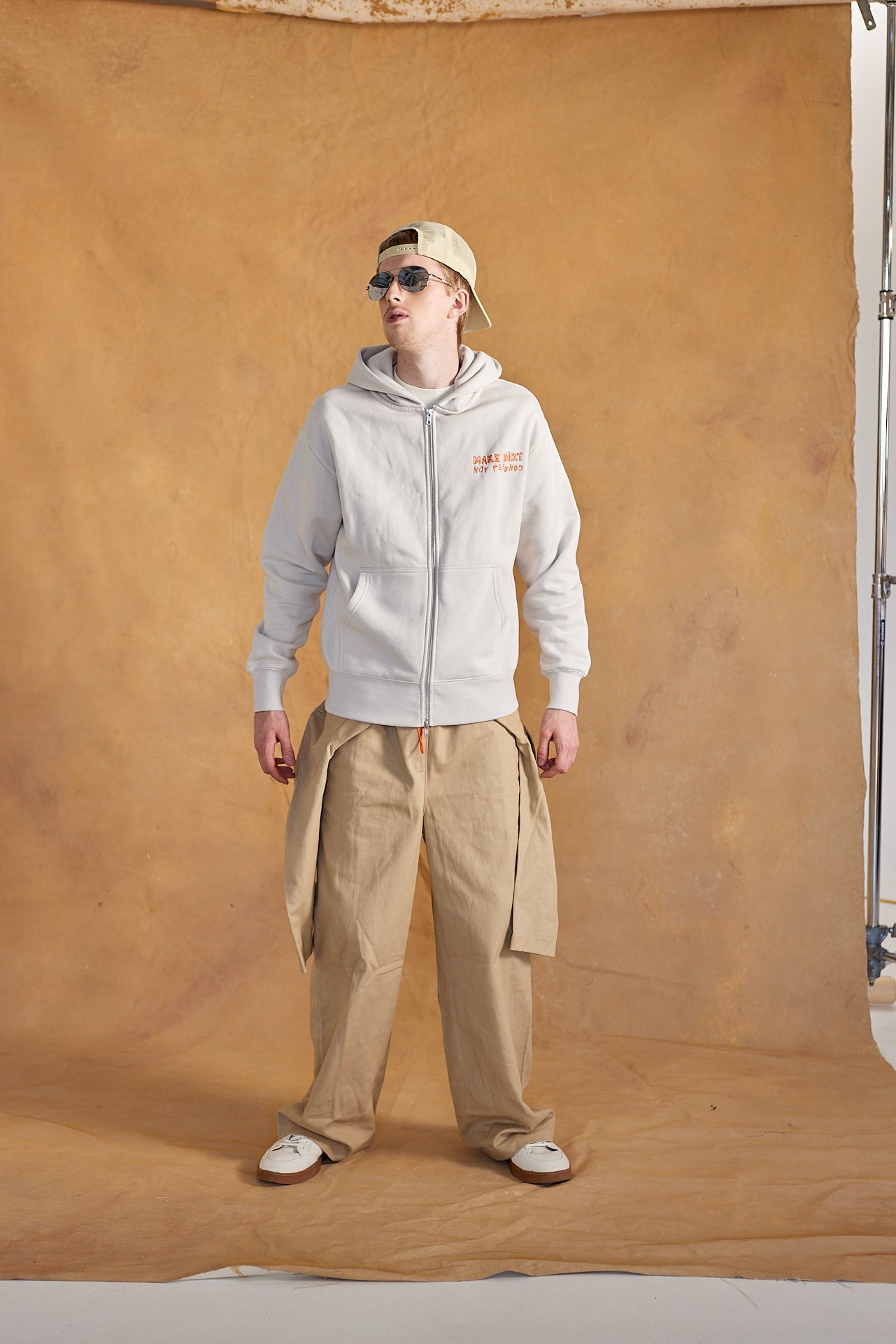 MAKE DIRT, NOT FRIENDS HEAVY ZIP HOODIE