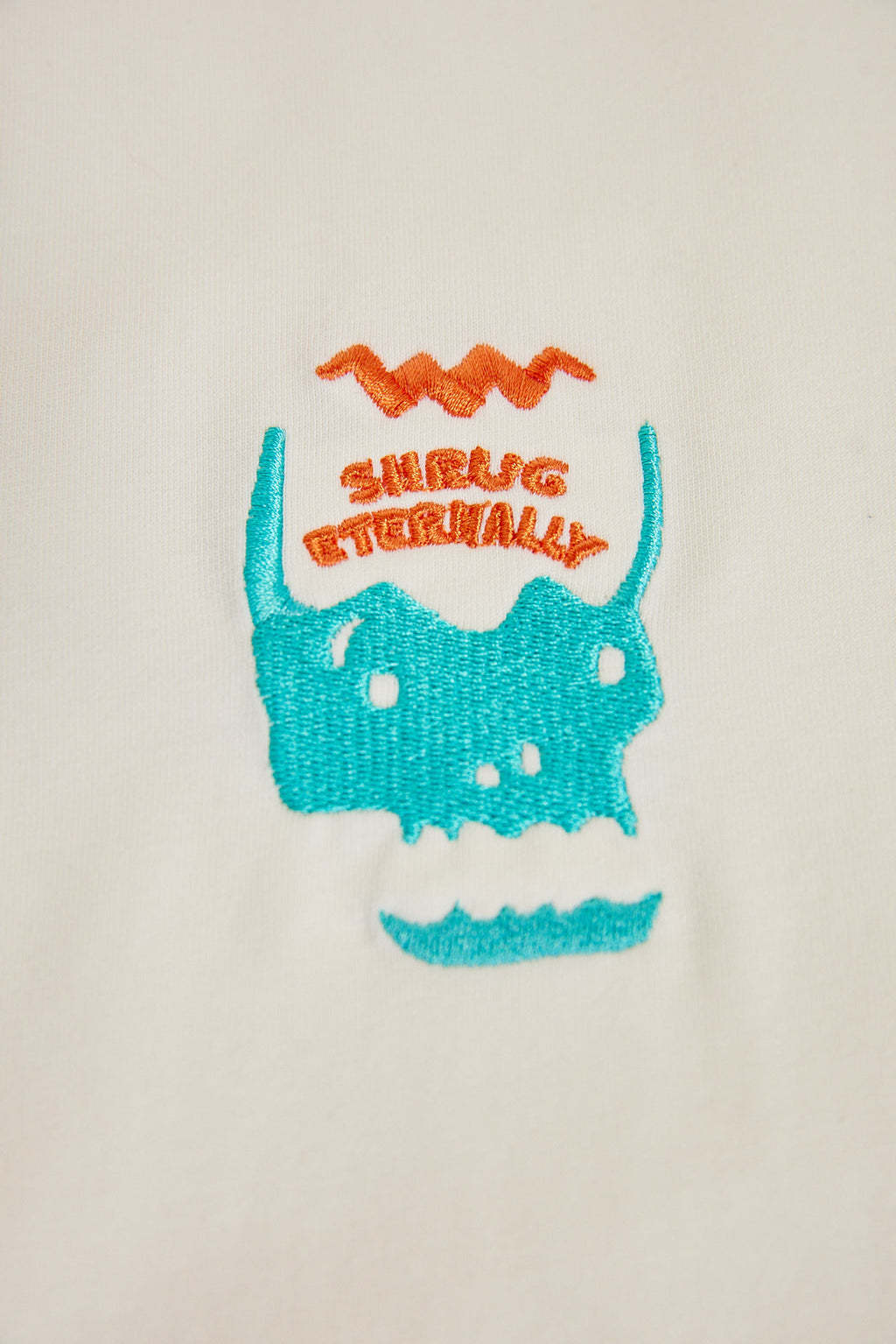 SHRUG ETERNALLY REG FIT TEE